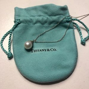 TIFFANY & CO Pearl Pendant Necklace